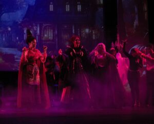 photo_4976886293493558791_y